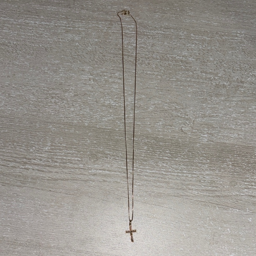 Elegant Gold Cross Necklace